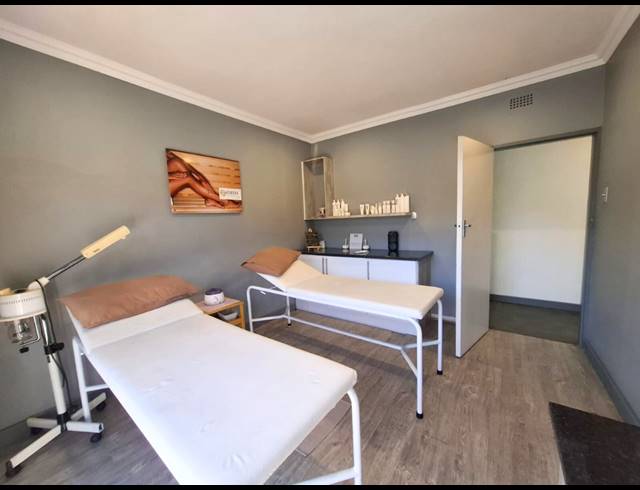 300M² RETAIL FOR SALE IN VANDERBIJLPARK SE 2